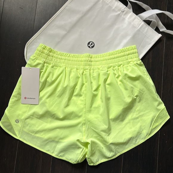lululemon HOTTY HOT HR SHORTS 4” in FADED ZAP SZ 12 NWT - Picture 4 of 8